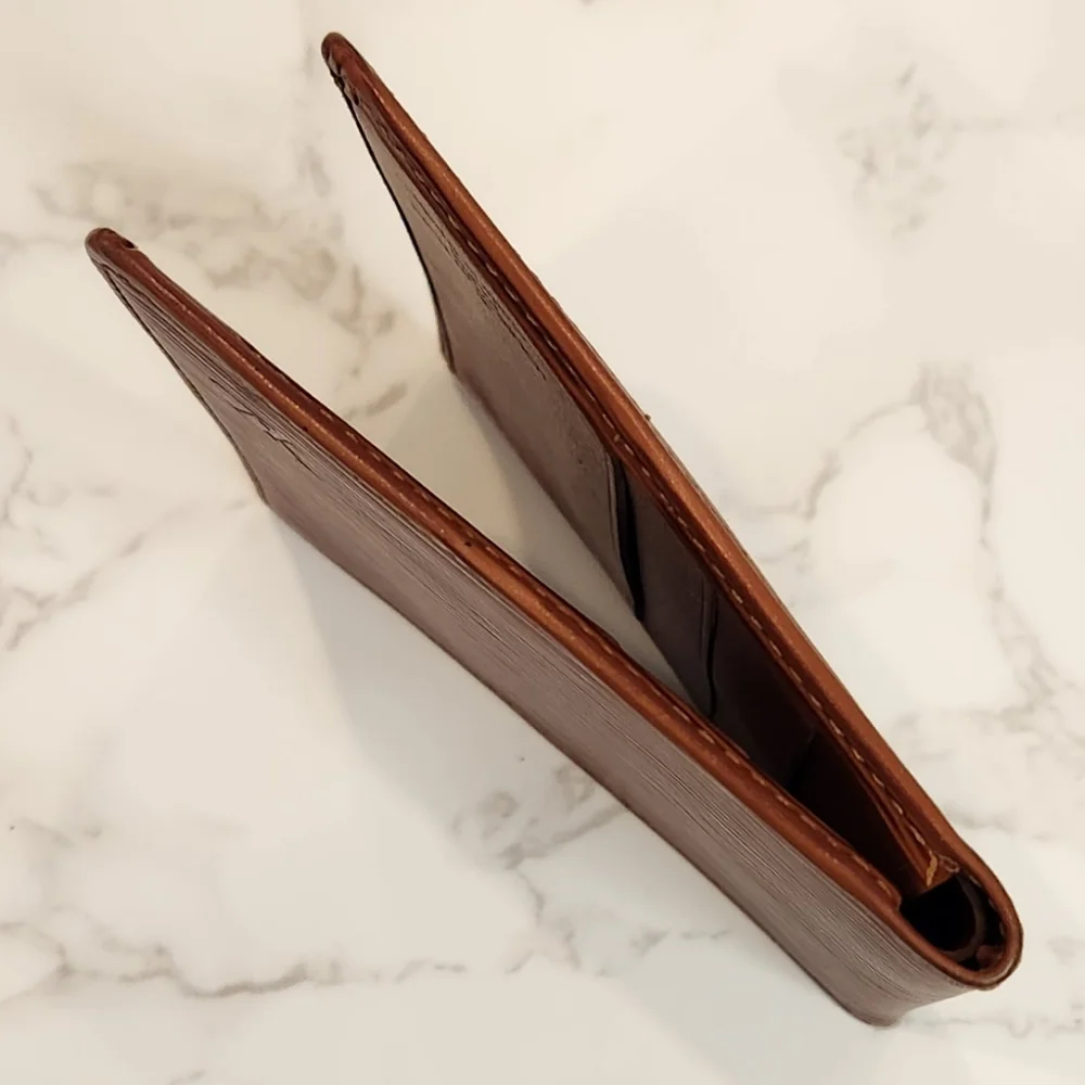 Auth Louis Vuitton Bifold Brown Epi Leather Wallet